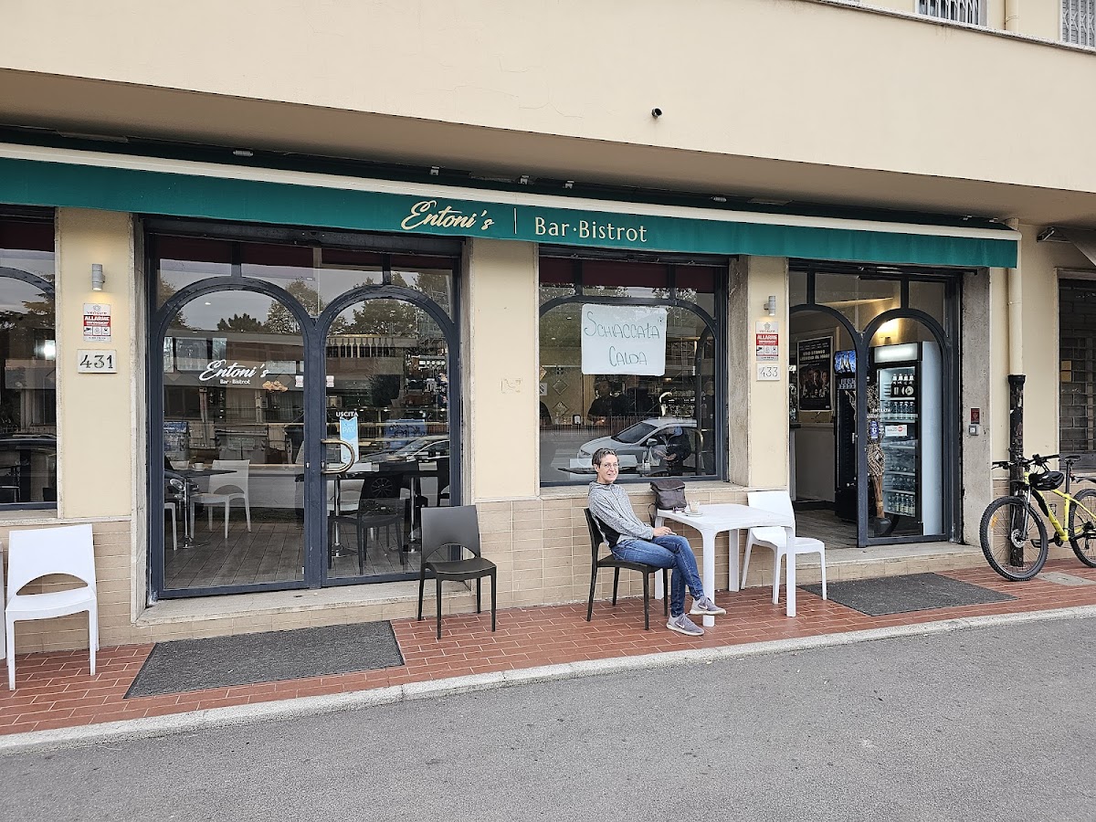 Entoni's Bar Bistrot - 9